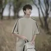 Suministro directo de fábrica camiseta de manga corta con rayas gruesas de tela perlada para hombre, verano, tendencia americana, hombro caído, manga holgada, camiseta de moda