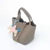 Bolsa Transversal para Mulheres, Bolsa de Ombro de Palha Versátil, Bolsa Saco de Design de Nicho de Luxo Leve para Mulheres Estudantes