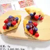 Brinquedo de Comida de Resina Simulada Morango com Creme Fruta Pão em Forma de Diamante DIY Artesanal Fofo Acessórios para Prendedor de Cabelo Joia Pingente