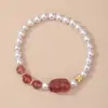 Pulseira Pixiu de Cristal Morango Natural com Pérolas para Mulheres, Pulseira de Cristal Versátil Feita à Mão de Camada Única com Múltiplas Pedras Preciosas de Luxo Leve