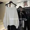 Thirteen Lines 2025 Otoño Temprano Nuevo Estilo Coreano Moderno Más Fácil de Combinar Delgado Hombro Oblicuo Manga Larga Suéter para Mujer Holgado Casual Superior