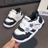 Zapatos Andadores para Bebés 2026 Parte Superior de Cuero Suela Suave Velcro Decoración de Estrella Versátiles Casuales para Niños y Niñas Zapatos Deportivos