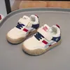 Zapatos Infantiles 2026 Primavera Nuevo Estilo Zapatos de Entrenamiento Alemanes Zapatos Deportivos Transpirables para Niños Zapatos Casuales Versátiles para Niños y Niñas