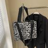 Estilo Mori Harajuku Bolso Tote Portátil con Estampado de Leopardo Otoño e Invierno Nuevo Bolso de Trabajo Bandolera de Hombro de Gran Capacidad para Mujer