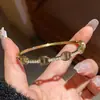 Pulseira Geométricas Flor de Zircônia Super Flash, Pulseira de Luxo Leve e de Alta Qualidade, Pulseira com Design de Nicho da Moda e Versátil