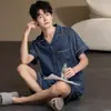 Pijama Masculino de Verão Novo, 100% Algodão, Gola Lapela, Cardigan, Shorts de Manga Curta, Fino, Tamanho Grande, Confortável, Pode Ser Usado Fora de Casa como Roupa Caseira