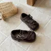 Zapatos de Princesa con Cabeza Hueca para Niñas 2026 Primavera/Verano Nuevos Zapatos Casuales Versátiles de Moda Infantil Zapatos Pequeños de Cuero con Lazo