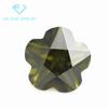 Ventas directas de fábrica 5A circón verde oliva en forma de ciruela piedra desnuda artificial fondo puntiagudo pentagonal forma de ciruela piedra blanca coloreada