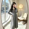 Vestido de malha cinza com gola para mulheres, coleção de outono, design que marca a cintura, efeito emagrecedor, vestido longo, bordado preto, direto da fábrica