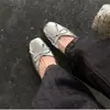 Zapatos de tacón grueso de punta cuadrada con lazo francés para mujer, suela suave, zapatos de abuela con temperamento, slip-on, zapatos pequeños de cuero, plateado simple