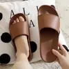 Produção de chinelos modelo POD para pedidos JIT, sandálias slide casuais para casa, chinelos personalizados para homens e mulheres, envio direto de peça única
