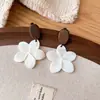 Aretes de Borla de Flor Ovalada con Perlas y Aguja Plateada, Aretes de Estilo Étnico Vintage, Aretes de Diseño Único para Mujer