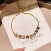 Design de nicho de luxo leve, senso de design, pulseira colorida de zircônia, gota d'água de dopamina, formato de coração, simples, senso de alto padrão, ornamento de mão versátil, mulher