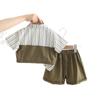 Traje de verano para niño 2025 Nuevo Camisa de retazos de verano para niños Manga corta Ropa de tres piezas Cabello a la moda