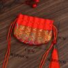 Bolsita Dorada Estilo Palacio Liuxia Jianghai con Borlas, Bolsita Bordada Estilo Chino con Patrón de Olas Marinas y Acantilados, Accesorio Hanfu