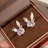 Pendientes de botón con forma de conejo lindo, estilo dulce y fresco, con pedrería para mujer, pendientes delicados y a la moda, joyería para el oído con personalidad versátil