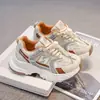 Zapatos de malla transpirable para niños, colección de otoño 2026: Tenis blancos para niñas con hebillas giratorias, zapatos tipo dad ligeros para niños