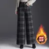 Pantalones de Pierna Ancha Cálidos de Terciopelo Plus con Cuadros Retro para Mujer 2026 Invierno Nuevos de Cintura Alta Adelgazantes Engrosados Simples Casuales de Moda