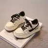 Zapatos de Baloncesto de Moda para Niños Otoño 2024 Explosiones Moda Joker Zapatos Casuales para Hombre Suela Suave Zapatos para Niñas