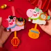 Kit de Material DIY de Pequeno Presente de Ano Novo para Jardim de Infância Infantil Decoração Pendurada de Personagem da Fortuna do Ano do Cavalo