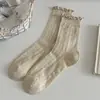 Meias Femininas de Cano Médio para Primavera e Verão, Malha Oca Fina com Babados, Cor Sólida, Meias Empilháveis, Respiráveis, Absorventes de Suor, Modernas e Versáteis