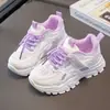 Tênis Dad Respirável de Malha para Meninas 2026 Verão Novo com Cadarço Sapatos Esportivos Modernos Tendência Sapatos Brancos