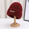Novo Chapéu de Lã Tricotado Bordado com Letras Estilo Coreano para Mulheres, Chapéu de Lã Masculino Quente Solto de Inverno, Gorro Casual Engrossado