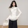 Camisa básica de manga longa 2026 nova para mulheres, com gola alta franzida, T-shirt interna com acabamento em renda para outono e inverno, top justo
