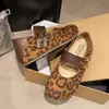 Moda Versátil Otoño 2026 Zapatos de Suela Gruesa Estilo Nuevo Zapatos de Una Sola Pieza de Doble Uso Zapatos de Mujer Aumento Oculto de Altura Mary Janes Corte Bajo