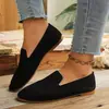 Mocassins baixos casuais de tamanho grande transfronteiriços europeus e americanos para mulheres, sapatos slip-on de camurça com bico redondo, atacado de tamanhos grandes