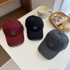 Gorra de Béisbol Bordada con Letras Sencillas Estilo Coreano para Hombres y Mujeres, Visera Ancha, Adelgazante de Rostro, Gorra Versátil Tipo Pato, Gorra para Pareja de Estudiantes, Moderna