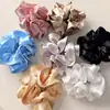 Goma para el pelo estilo coreano de satén de seda con bordes rizados para mujer, adecuada para peinados de moño, coletas bajas y accesorios para el cabello