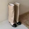 Botas de Cavaleiro de Couro Macio Color Block de Salto Alto Tendência Outono 2026 para Mulheres com Salto Grosso e Bico Redondo, Sapatos de Moda Abaixo do Joelho