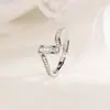 Anel de Onda com Linhas Irregulares e Diamantes Quadrados Geométricos Estilo Igual ao de Celebridade da Internet Americana Anel de Mobius Totalmente Cravejado