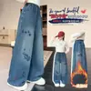 Pantalones de Peluche para Niñas Otoño Invierno 2026 Estilo Nuevo Tallas Mediana y Grande Jeans con Graffiti para Niños Pantalones Casuales Gruesos Estilosos para Niños