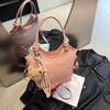Bolso de Mano para Viajes al Trabajo Estilo Coreano para Mujer 2025 Verano Nueva Moda Hombro Único Axila Simple Dibujos Animados Bolso Cubo