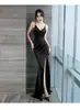 Vestido de Noite Sexy Estilo Nicho de Luxo Leve para Mulheres Primavera 2026 Vestido de Cauda de Peixe Slimming Decotado para Anfitriã