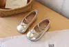 Zapatos de Cuero para Niñas Primavera y Otoño 2026 Nuevos Zapatos de Princesa para Niños Zapatos Planos de Abuela para Niñas Pequeñas Plata Suela Suave Zapatos para Bebés