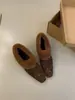 Zapatos de tacón bajo retro de nicho francés para mujer, nuevo estilo de otoño e invierno, zapatos cálidos con forro de terciopelo, slip-on, zapatos peludos y zapatos de algodón