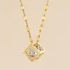 Collar de Zirconia Pequeño Cubo de Azúcar de Moda Lujoso Ligero para Mujer, Cadena Minimalista para Clavícula con un Colgante de Alta Gama