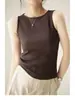 Top Regata Canelado Novo de Verão Off-the-Shoulder Direto da Fábrica para Mulheres, Cor Sólida, Modelagem Justa, Valoriza o Corpo, Pode ser Usado como Roupa Íntima ou Peça Externa, Sem Mangas
