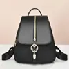 Mochila Primavera 2025 Nueva Mochila de Cuero Suave Versátil Gran Capacidad Mochila Tendencia de Moda Bolsa de Estudiante