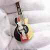 Recuerdos de Grupo Turístico Alemán Heidelberg Broche Insignia Personalizado Forma de Guitarra Esmalte Artesanal Broche Joyería