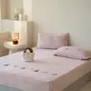 Outono e Inverno Espessado Quente Super Macio Leite Fleece Lençol de Elástico Conjunto de Três Peças Estilo Fresco Bordado Antiestático Cor Sólida Peça Única Lençol de Elástico