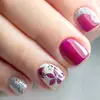 Uñas Falsas Cortas Color Rojo Rosa Sólido Flor Imitación Pintada a Mano Manicura Polvo Brillante Flor Retro Uñas Portátiles Wholesale