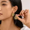 Set de joyería transfronterizo europeo y americano para mujer, con un diseño único de girasol, collar de acero de titanio dorado, aretes versátiles y accesorios para la mano, lujo ligero