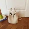 Estilo de CelebridadBAMPO Bolso Cesta Echo de Pendiente Medio, Nuevo Bolso Cubo de Piel de Vaca de Capa Superior, Cruzado y Bolso de Mano