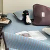 2026 Nuevo Estilo Seda de Leche Seda de Hielo Rayado Esterilla Refrigerante 90*200cm Juego de Dos Piezas (Una Funda de Almohada Aleatoria)