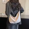 Bolsa tote de couro macio, retrô, minimalista e de grande capacidade para mulheres, nova coleção de outono, exala uma vibe sofisticada, adequada para o trabalho e o dia a dia, pode ser carregada no ombro ou na transversal.