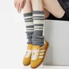 Calcetines Holgados Rayados de Color Contrastante Vintage Invierno Otoño Calentadores de Pierna Largos de Punto Rodilleras Gruesas Grises con Botas para Mujer